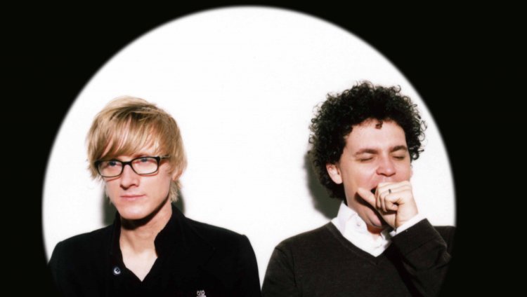 En cuatro entregas regresa Simian Mobile Disco En cuatro entregas regresa Simian Mobile Disco