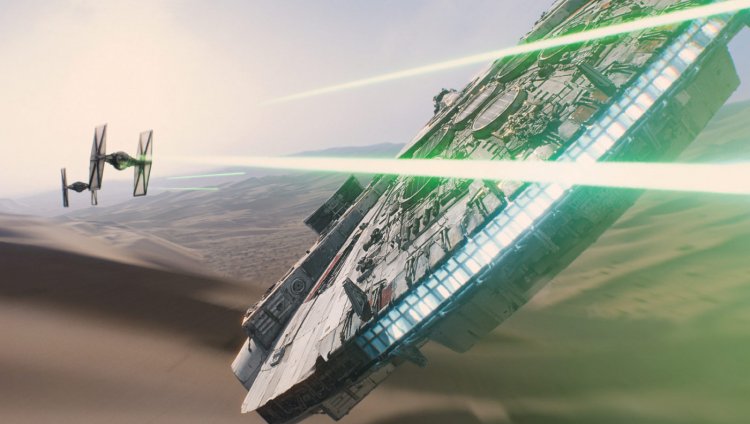 4 minutos para comparar Star Wars VII con Star Wars IV Star Wars Episodio VII es la primera entrega de la tercera trilogía de la saga.