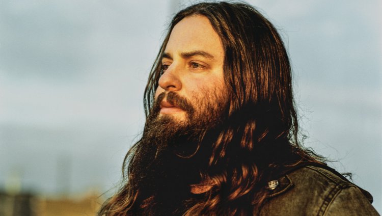'Radio Kids' de Strand of Oaks Timothy Showalter más conocido como Strand of Oaks. Foto tomada de Stereogum.