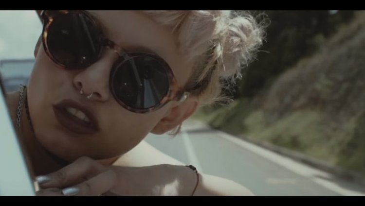 'Somos Coyotes' de TELEBIT Camila Vallejo, Venus Ofnight, Jacobo Pizarro y Samuel Hernández protagonizan el nuevo vídeo de TELEBIT