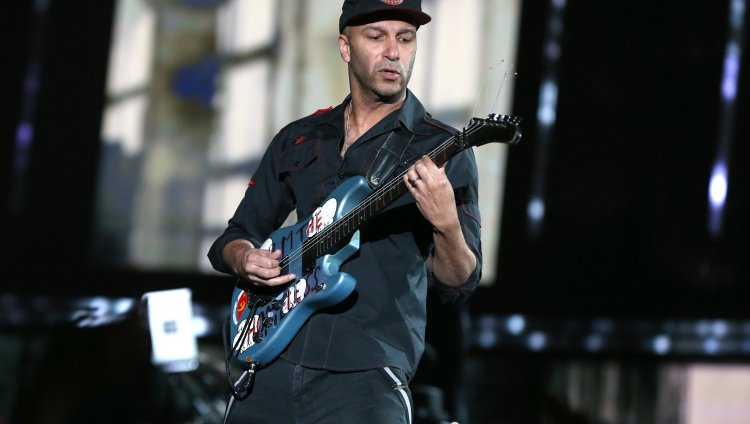 Once canciones de Tom Morello para explotar parlantes... Foto tomada de Music Times por Christopher Polk