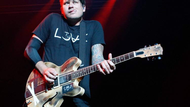 Tom DeLonge asegura que dejó Blink 182 para estudiar a los ovnis Tom nació el 13 de diciembre de 1975 en San Diego, California.