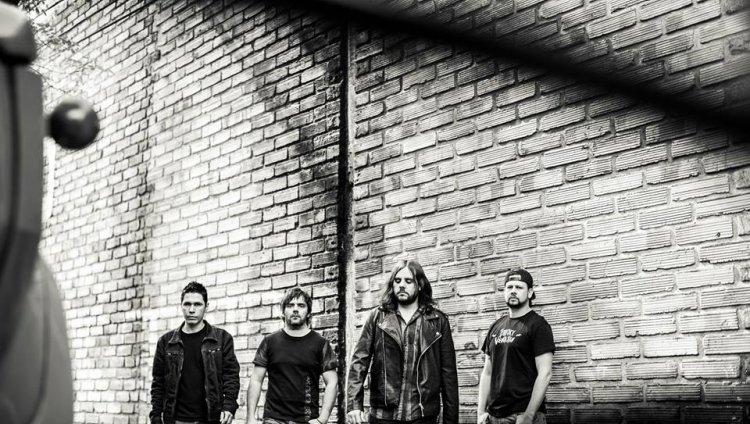 Ya está cerca “Arriba las banderas”, nuevo disco de Tr3sdeCoraZón Ya está cerca “Arriba las banderas”, nuevo disco de Tr3sdeCoraZón