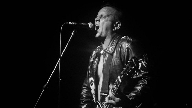 David Viola, el escritor del punk en Medellín David Viola, el escritor del punk en Medellín