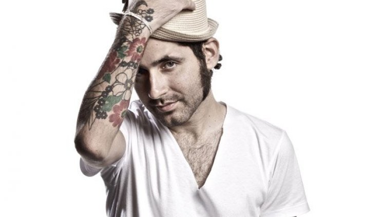 "Hoy el mundo necesita educación con propuestas diferentes" Visitante de Calle 13 "Hoy el mundo necesita educación con propuestas diferentes" Visitante de Calle 13