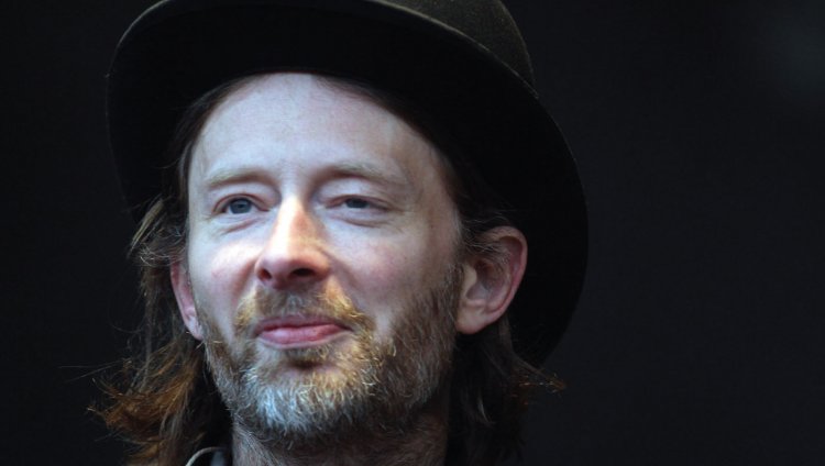 Thom Yorke toca acústico sorpresa en el jardín de sus vecinos Thomas Edward Yorke de 47 años.