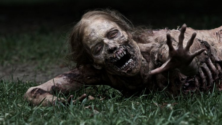 Avance de The Walking Dead y su spin-off 'la chica de la bicicleta', zombie que apareció en el primer episodio de The Walkin Dead