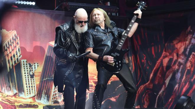 Rob Halford e Ian Hill, de Judas Priest el 19 de octubre de 2025 en Inglewood, California. Monica Schipper / Getty Images North America / Getty Images vía AFP