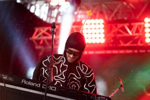 Festival Estéreo Picnic 2022 artista tocando la organeta