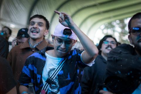 Festival Estéreo Picnic 2022 asistentes bailando en el festival