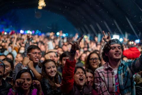 Festival Estéreo Picnic 2022 con todos los asistentes al fondo
