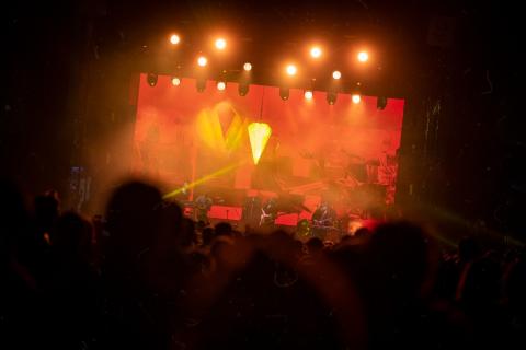 Festival Estéreo Picnic 2022 con foto del show del diamante amarillo