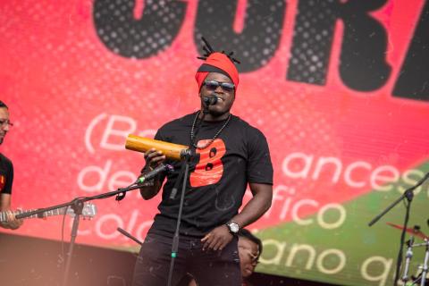 Festival Estéreo Picnic 2022 con artista cantando en tarima 3