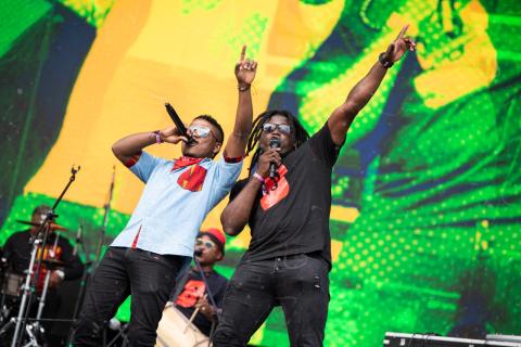 Festival Estéreo Picnic 2022 con duo de artistas cantando