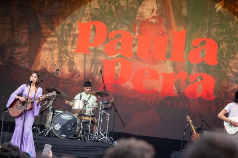 Festival Estereo Picnic 2022 con Paula Pera en tarima