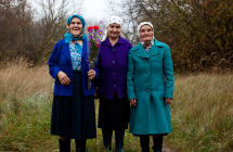 Las babushkas de Chernóbil: el grupo de mujeres que desafió la radiación y el olvido  