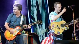 Chris Martin y Michael J. Fox en el escenario