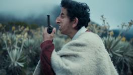 Sebastián Pii, fotógrafo profesional, es quien interpreta a F, protagonista de esta obra.