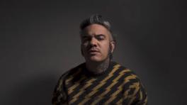 Juan Galeano en el videoclip "4 del 20"