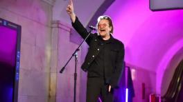 Bono en el metro de Kiev. 