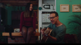 Captura de pantalla del video de “La estrella y la isla” de Andrés Correa y Cavito Mendoza