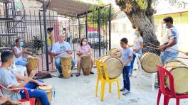 Los tambores al ritmo de la paz