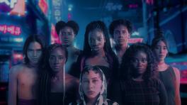 Frame del video de "Yo soy dios". 