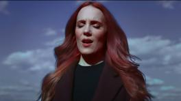 Simone Simons de Epica junto a Apocalyotica.