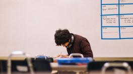 El programa de IA que superó estudiantes de maestría. Jeswin Thomas. Unsplash.