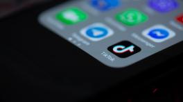 Foto de Solen Feyissa en Unsplash.