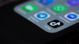 Foto de Solen Feyissa en Unsplash