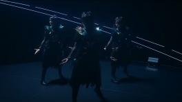  “Mirror Mirror” de BABYMETAL.