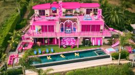 La Casa de Barbie en Malibú estará disponible de nuevo en Airbnb. Foto de Hogwash Studios para Airbnb