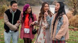 Sabrina Wu como Deadeye, Stephanie Hsu como Kat, Ashley Park como Audrey y Sherry Cola como Lolo en Joy Ride. Crédito de la foto: Michael Courtney (vía Colprensa)