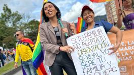 “En mi casa no hay clóset”, las familias que salieron a marchar | Foto de Cristian Galicia