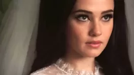 Sofia Coppola rinde justicia a Priscilla Presley en una nueva película. Fotograma de 'Priscilla'. A24. 