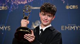 Manifestaciones en apoyo a Palestina, donaciones a niños y más en los Emmy 2025 