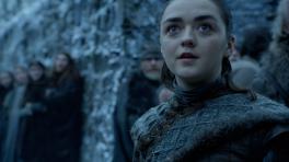 Arya Stark viendo a los dragones. Imagen tomada de HBO.com