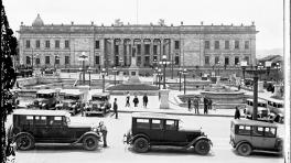 Antigua Plaza de Bolívar en Bogotá. Foto tomada de acevedoycia.com