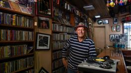 Los Mártires: los discos de vinilo luchan por sobrevivir en el centro