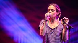 Fiona Apple vuelve a ganar un Grammy después de 23 años