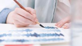 Ilustrando en acuarela. Foto de Bench Accounting en Unsplash.com