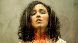 Laura Román presenta “Sin muerte”, un canto al amor que no fallece