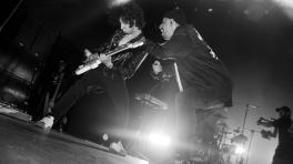 “Hay canciones que no se deben aplaudir" LosPetitFellas. Foto de Nicolás Castro