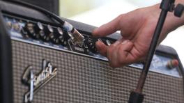 Jhoncito y su labor social con la música | Radiónica