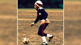 Bob Marley jugando fútbol. Foto tomada de Pinterest.