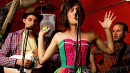 "La Muerte" de Monsieur Periné es el No.1 Radiónica Top 100