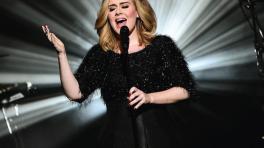 "25" es el más reciente álbum de Adele lanzado el 20 de noviembre de 2015.