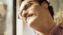 Joaquin Phoenix como Theodore Twombly en "Her", una historia de amor 2.0