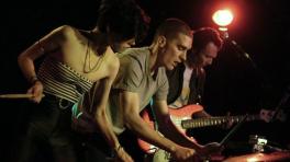 "I'm His Girl" de Friends, canción de la semana en Tardes Radiónica